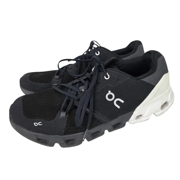 On Cloudflyer 4 Running Shoes Sneakers Mens 11.5 Black White On Cloud