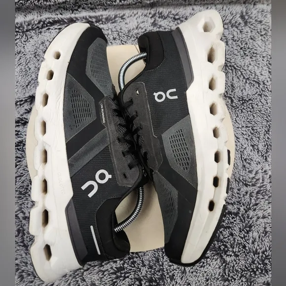 On Cloudrunner 2 Men's Size 9 Black/White Running Shoes
