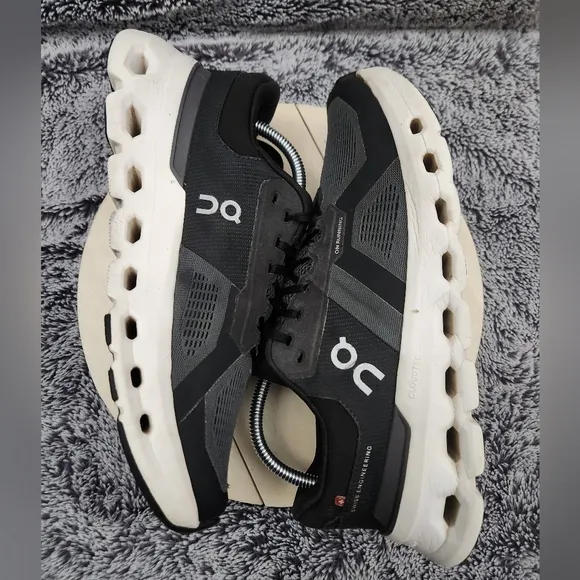 On Cloudrunner 2 Men's Size 9 Black/White Running Shoes