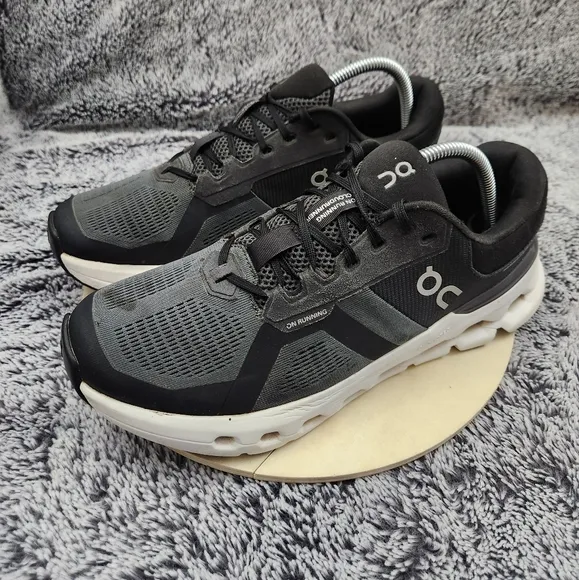 On Cloudrunner 2 Men's Size 9 Black/White Running Shoes