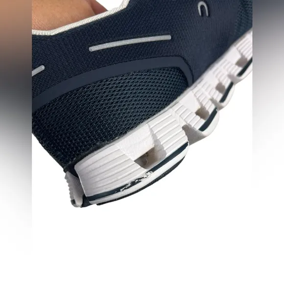 On Running Cloud 5 Blue White Running Shoes Mens US 10.5 M EU 44.5 UK 10