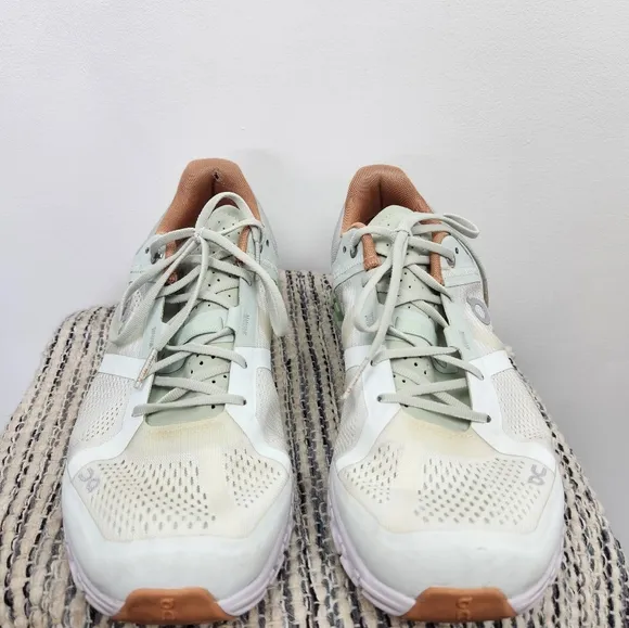 On Running Cloud X Womens Running Shoes White Seafoam Green Size 8.5.