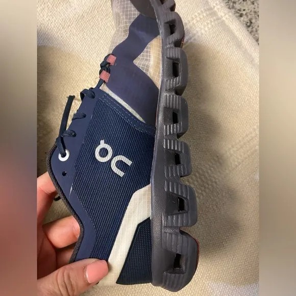 On Running X Shift Athletic Cloud Shoes ink/cherrySize 8