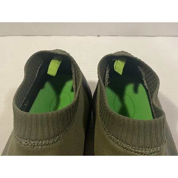 OOFOS Oomg Eezee Black &amp; Green Slip On Comfort Sock Shoes Men’s Size 9.5 - EUC