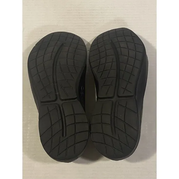 OOFOS Oomg Eezee Black &amp; Green Slip On Comfort Sock Shoes Men’s Size 9.5 - EUC