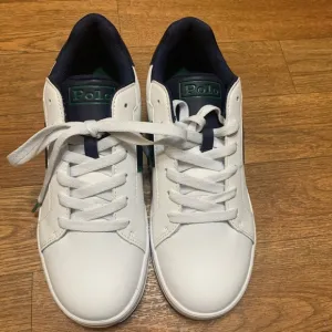 Polo by Ralph Lauren Boy’s Youth White Sneakers size 7