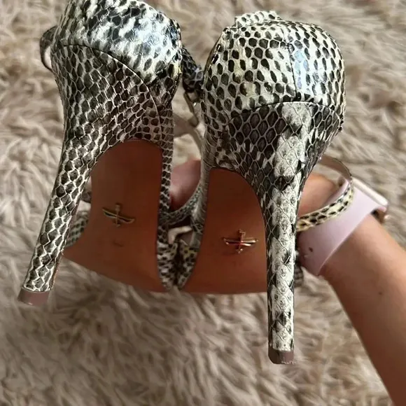 Pour La Victoire Cheyenne Leather Snake Ankle Strap Pump