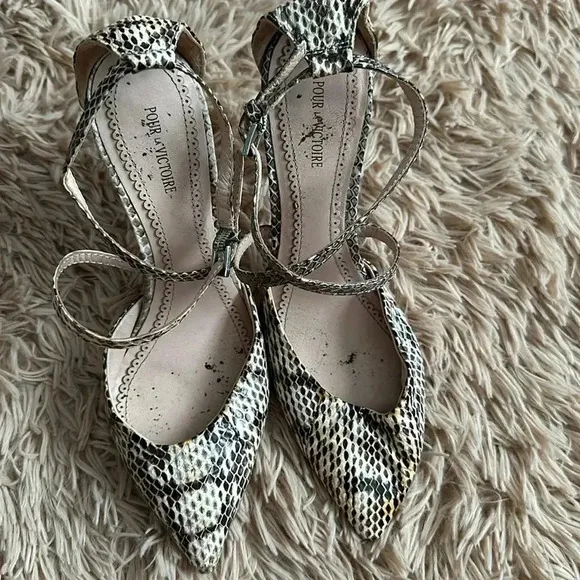 Pour La Victoire Cheyenne Leather Snake Ankle Strap Pump