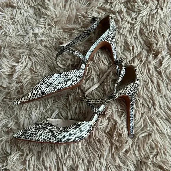 Pour La Victoire Cheyenne Leather Snake Ankle Strap Pump