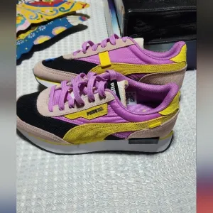 PUMA EUC JUNIOR SZ 5.5 RIDER SMILEWORLD SNEAKERS SHOES