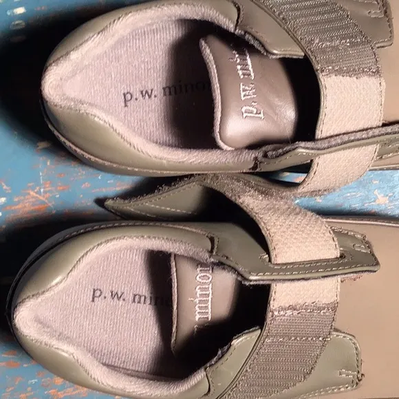 p.w. minor Pleasure Strap Taupe shoes 6M
