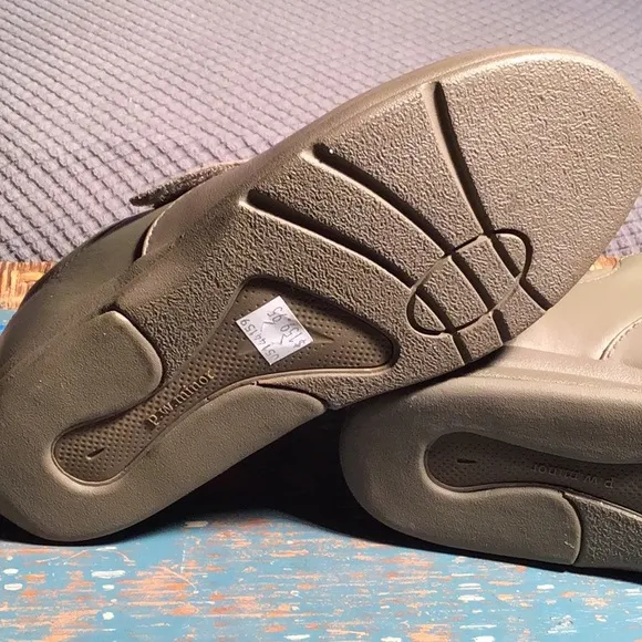 p.w. minor Pleasure Strap Taupe shoes 6M