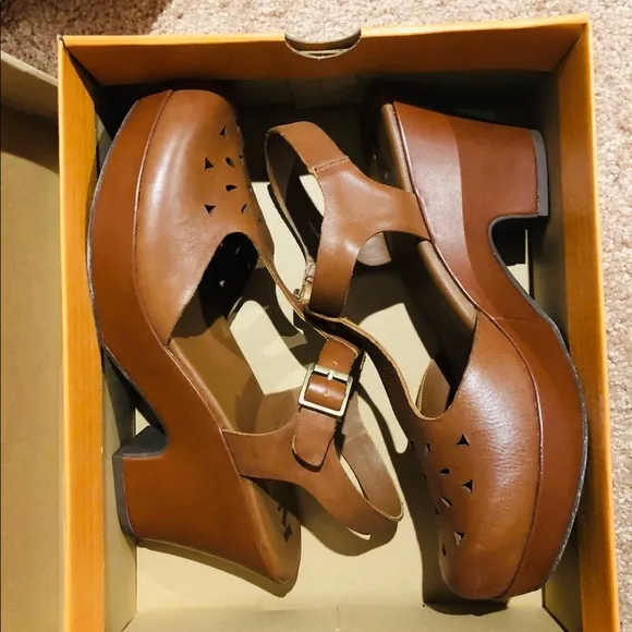 RARE KORK-EASE NYLA T-STRAP MARYJANE STYLE SHOES