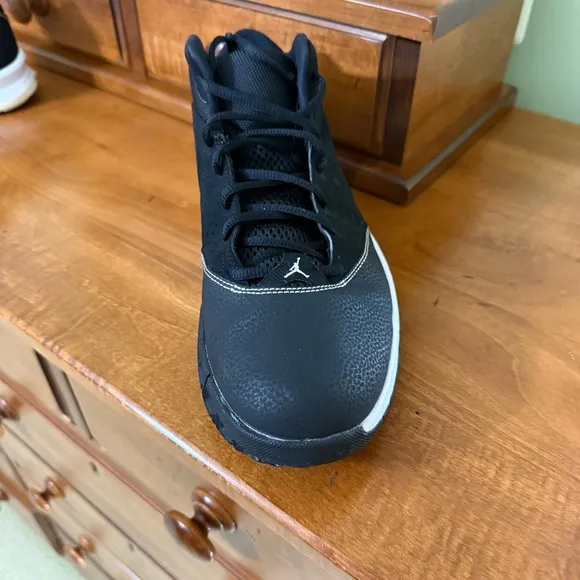 Rare Nike Jordans Court Vision 99 Men's  Athletic Shoes