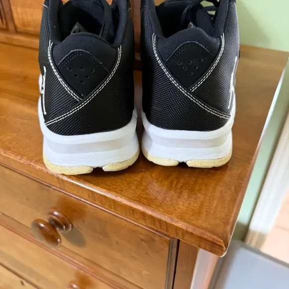 Rare Nike Jordans Court Vision 99 Men's  Athletic Shoes