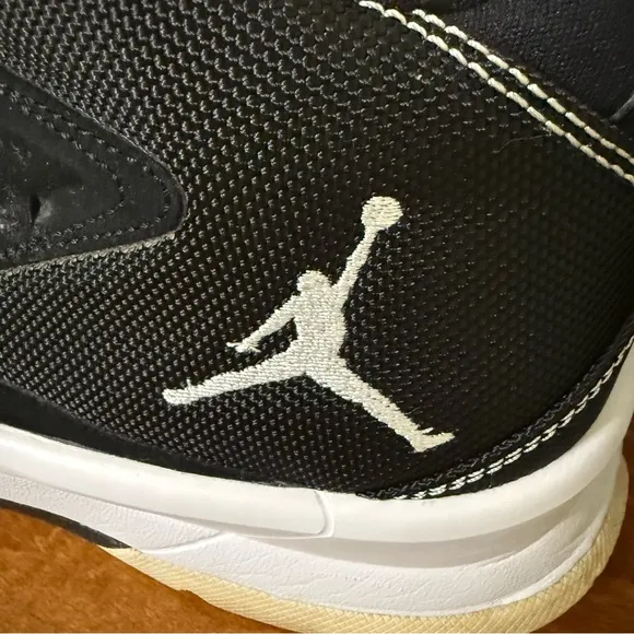 Rare Nike Jordans Court Vision 99 Men's  Athletic Shoes