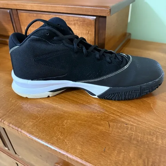 Rare Nike Jordans Court Vision 99 Men's  Athletic Shoes