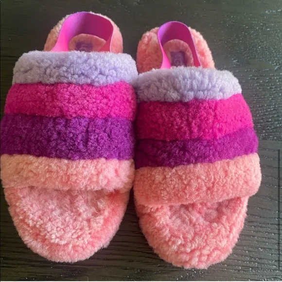 Rare UGG FLUFF SLIDES SLIP ON SHOES WOMENS 6 EUC