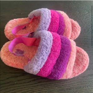 Rare UGG FLUFF SLIDES SLIP ON SHOES WOMENS 6 EUC