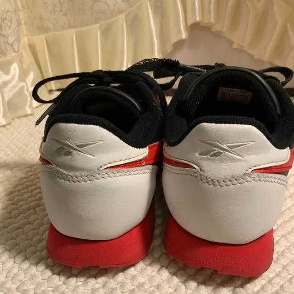 REEBOK