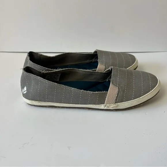 Reef Summer Slip On Gray Striped Shoes 8.5