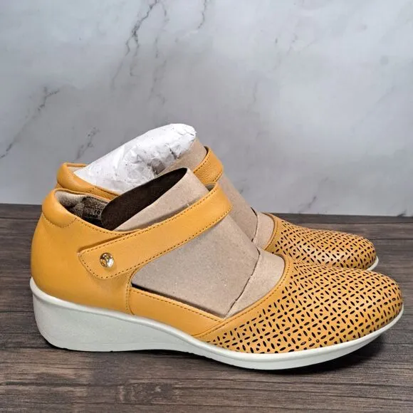 Revere Osaka Mustard French Laser Leather Mary Jane Womens Size 6 M Shoes (NIB)