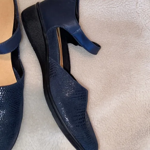 Revere Osaka Navy Lizard Mary Jane Shoes, Womens Size 11M $160
