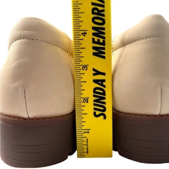 Revitalign Laurel Chunky Orthotic Loafer Biege Leather Chain Detail Size 11 NEW!