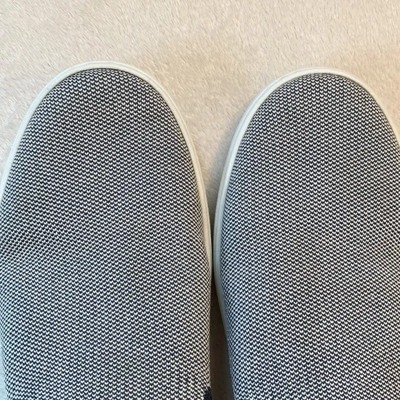 Rothy’s The Original slip on Anchor navy white sneakers Sz 10.5