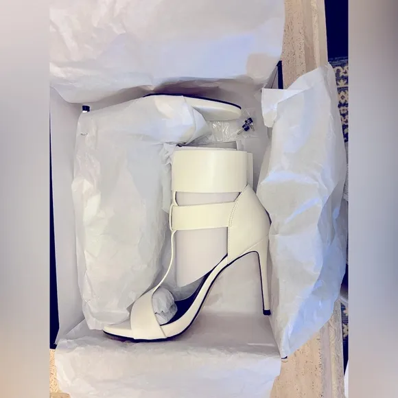 S12 Aaj-Aminah Womens Zahara Faux Leather Double Buckle T-Strap Sandal Size 6.5M