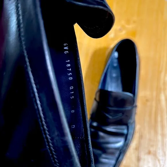 Salvatore Ferragamo black loafers (US Size 8D) gorgeous looking shoes