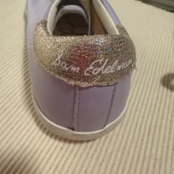 Sam Edelman White Sneakers with Comfort Fit and Sleek Design