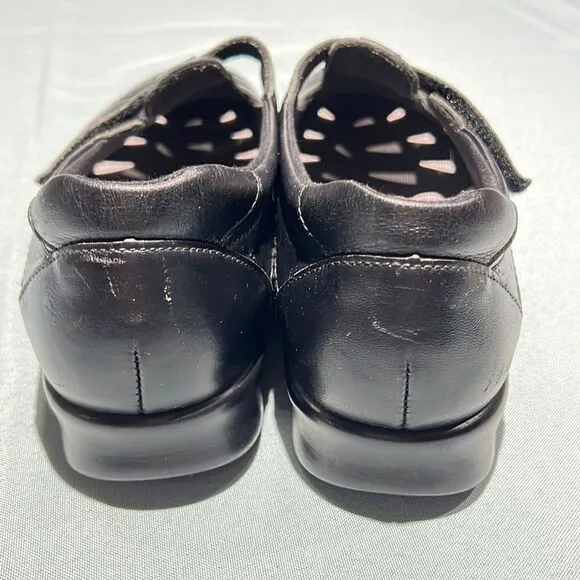 SAS Roamer womens black leather velcro strap loafers size 9.5W B18B