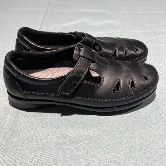 SAS Roamer womens black leather velcro strap loafers size 9.5W B18B