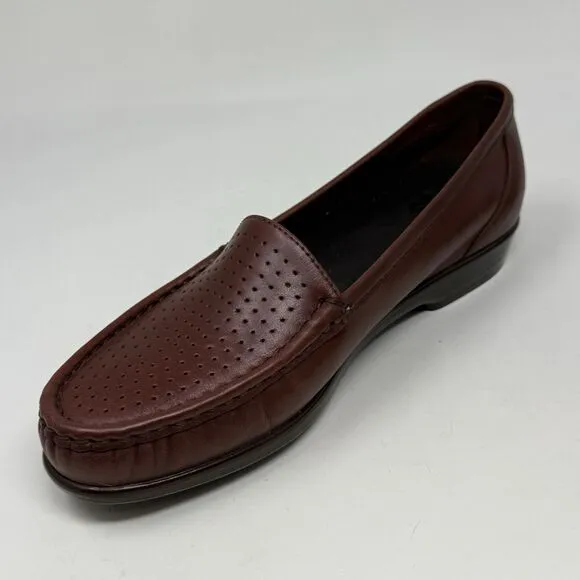 SAS Savvy Loafers Womens 7 Wide Brown Leather Casual Office Slip On Shoes