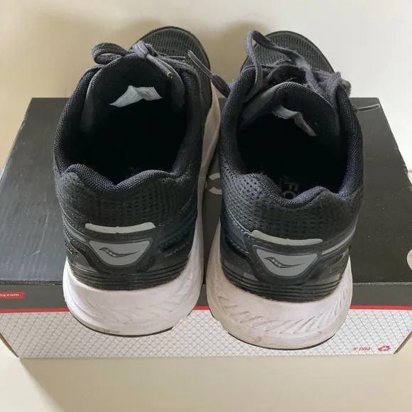 Saucony Echelon 8 Running Shoe