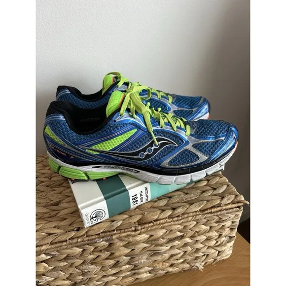 Saucony Guide 7 men's size 11 'BLACK / CITRON / RED' running shoes