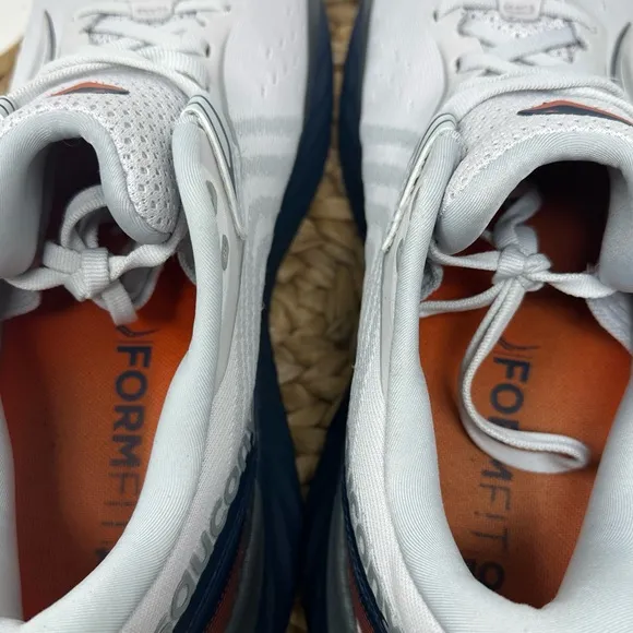 Saucony Triumph 22 Men's Running Shoes Cloud Navy Size 11.5 Men's