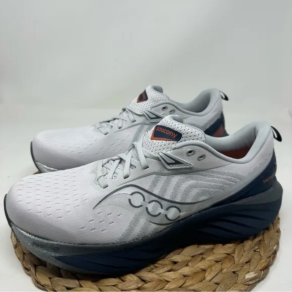 Saucony Triumph 22 Men's Running Shoes Cloud Navy Size 11.5 Men's