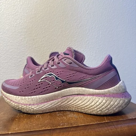Saucony Womens Endorphin Speed 3 Grape Indigo Running Shoes S10756-38 Size 7 EUC