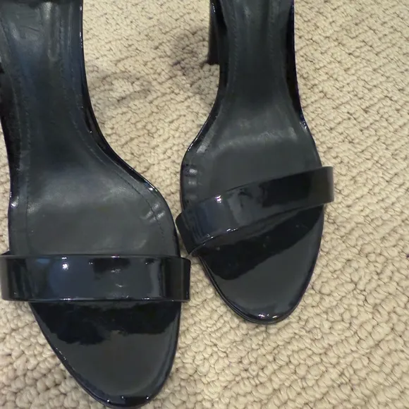 SCHUTZ Cadey Lee Leather Sandal in Black Patent Leather size 7.5