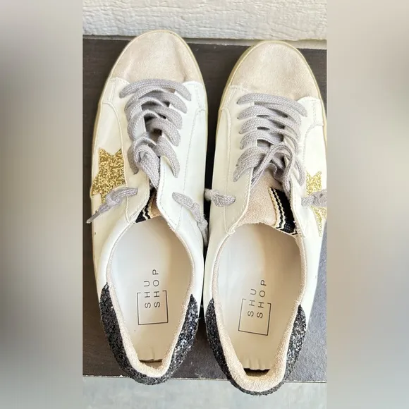 SHU SHOP  Women's Cream and Gold Sneakers / Zize 9