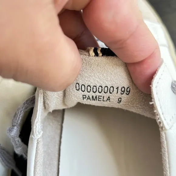 SHU SHOP  Women's Cream and Gold Sneakers / Zize 9