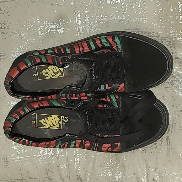 Size 7.5 - VANS A Tribe Called Quest x Old Skool Stripes
