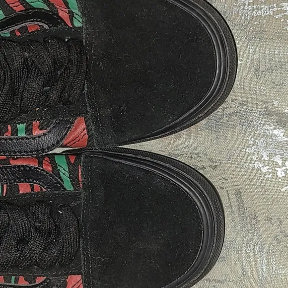 Size 7.5 - VANS A Tribe Called Quest x Old Skool Stripes