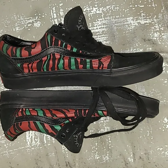 Size 7.5 - VANS A Tribe Called Quest x Old Skool Stripes
