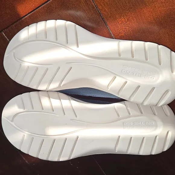Skechers Boat Shoes On The Go Slip On Navy Goga Mat Air Cooled