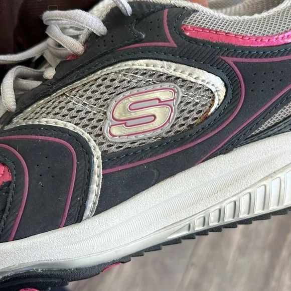 Skechers Women's Gray and Pink Athletic Shoes shape ups