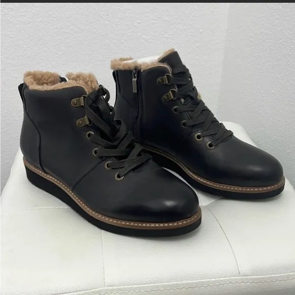 SoftWalk Wilcox Hiking Boot in Charcoal Leather, SZ 10 M