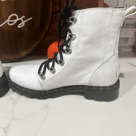 Sorel Boots Lace Up Lennox White Waterproof Leather-Size 7.5